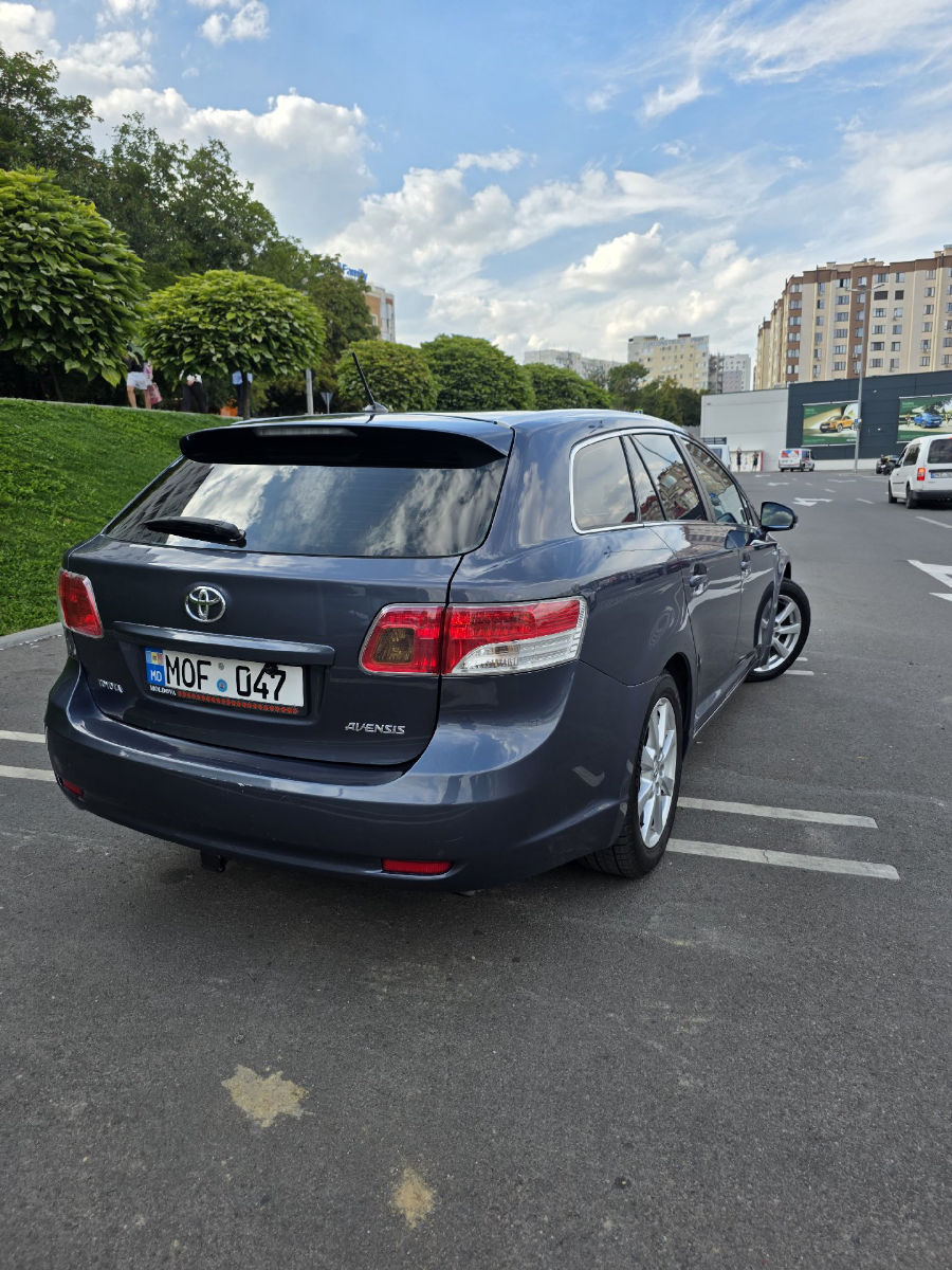 Toyota Avensis 2010