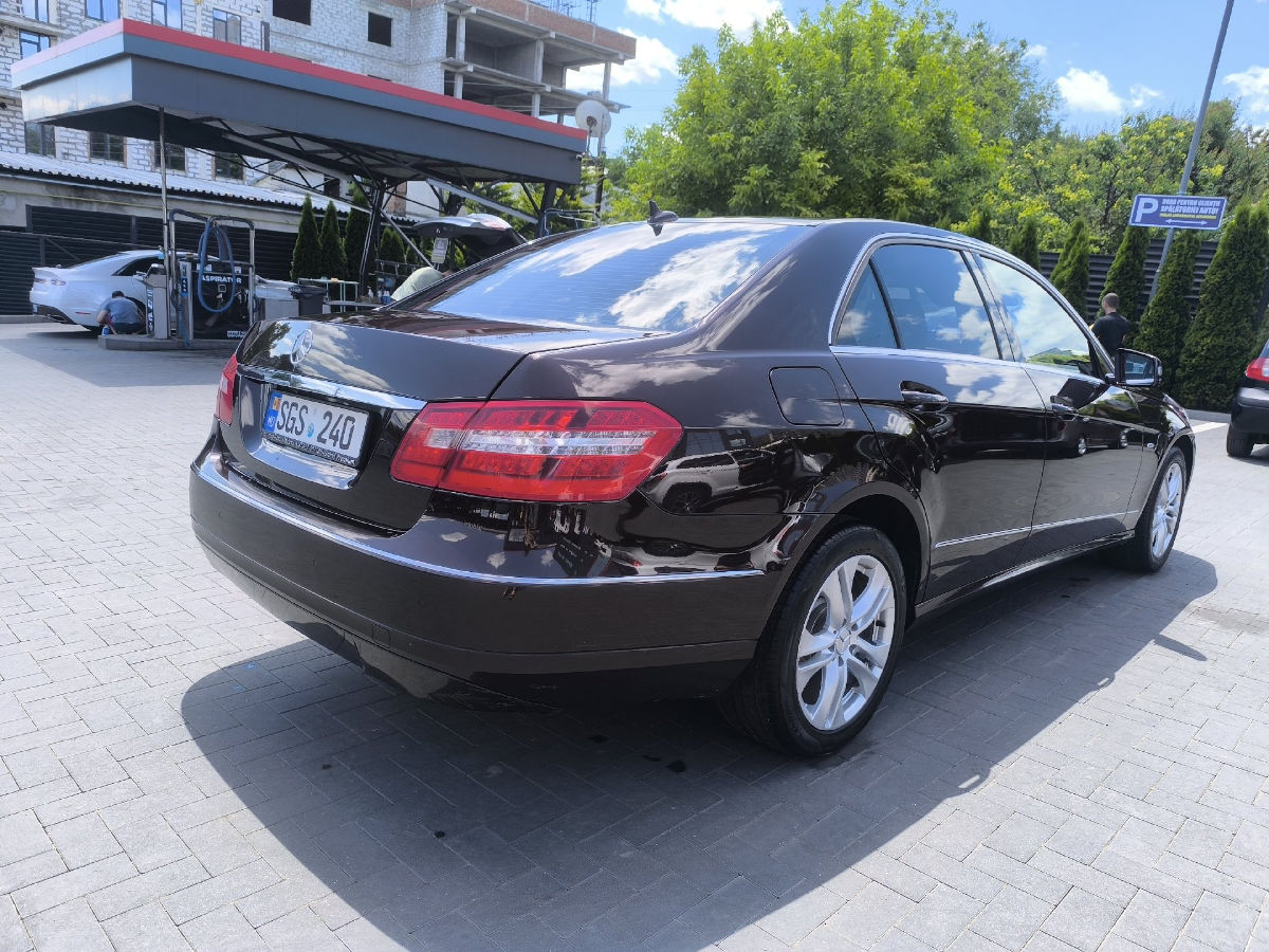 Mercedes-Benz E-Class 2009