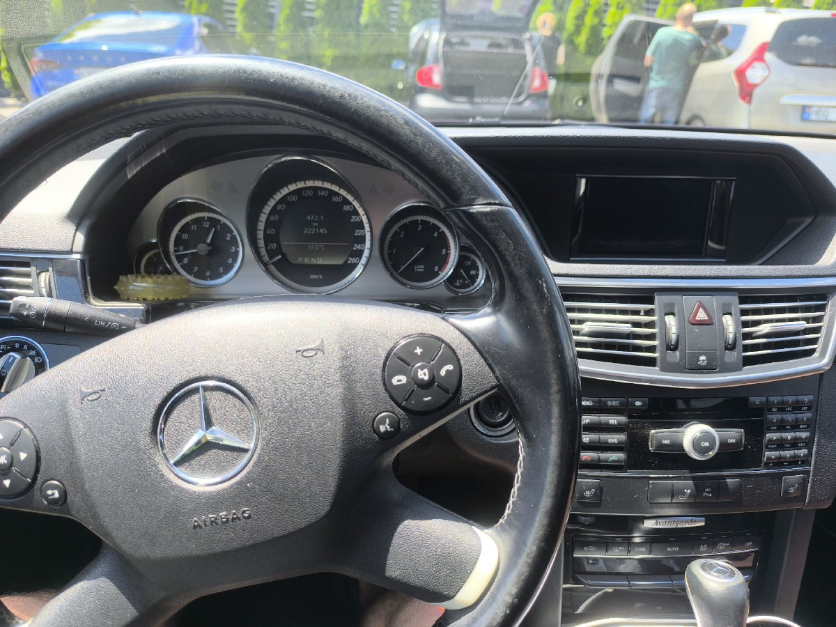 Mercedes-Benz E-Class 2009