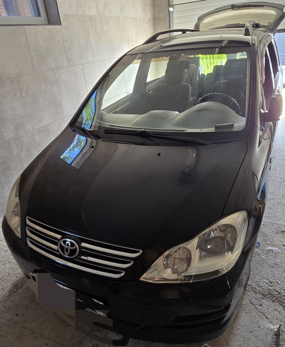 Toyota Avensis Verso 2005