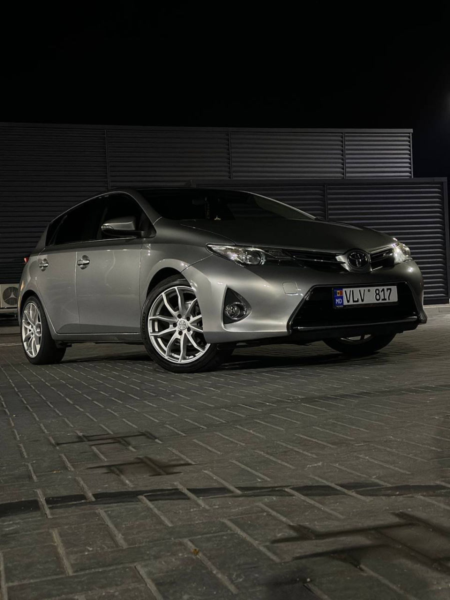 Toyota Auris 2013