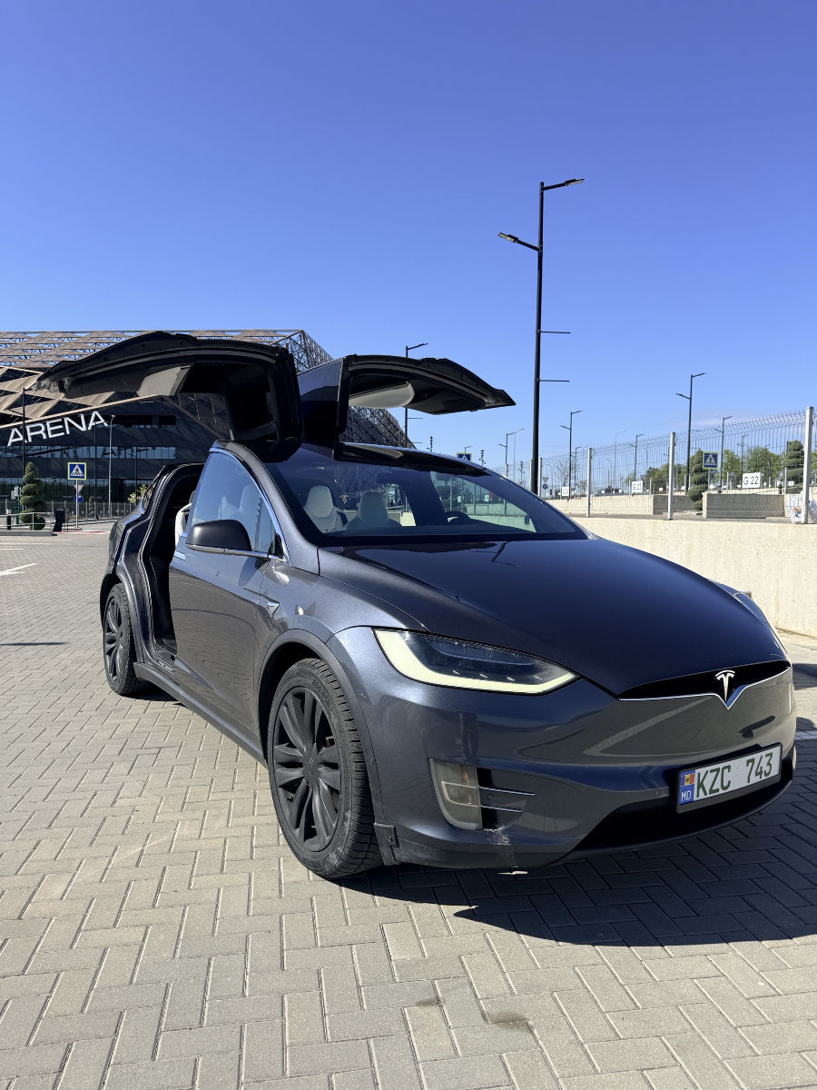 Tesla Model X 2016