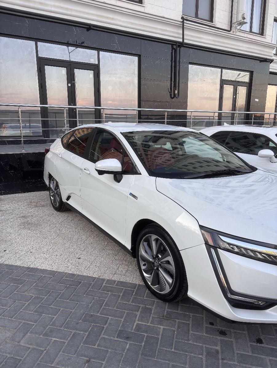 Honda FCX Clarity 2018