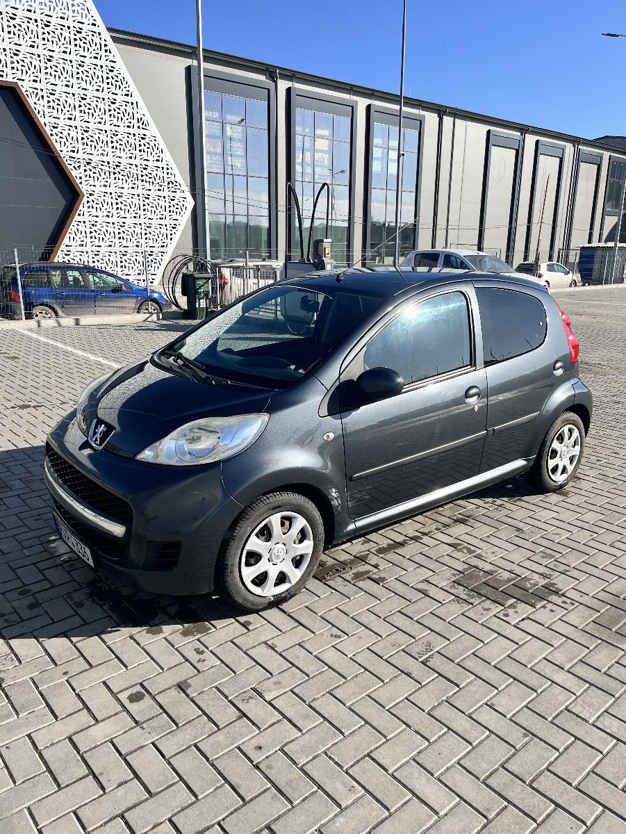 Peugeot 107 2011