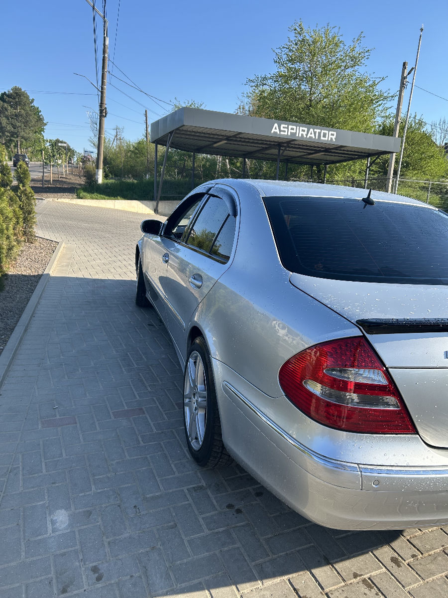 Mercedes E-Class 2006