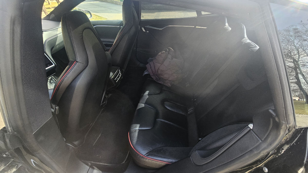 Tesla Model S 2014