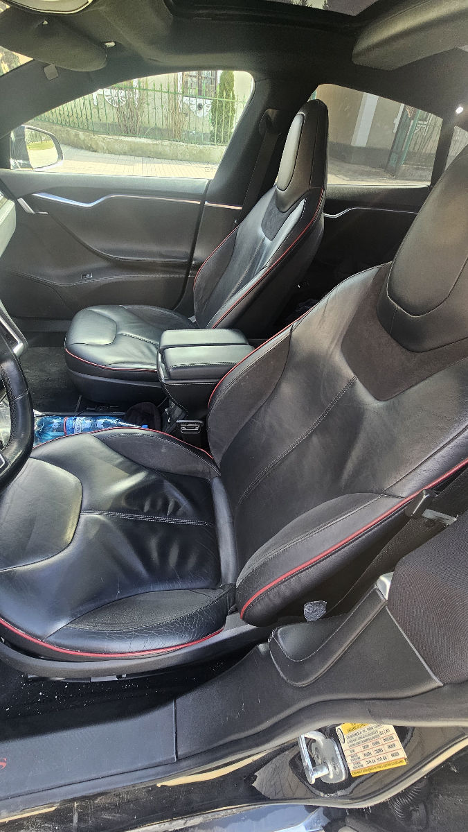 Tesla Model S 2014