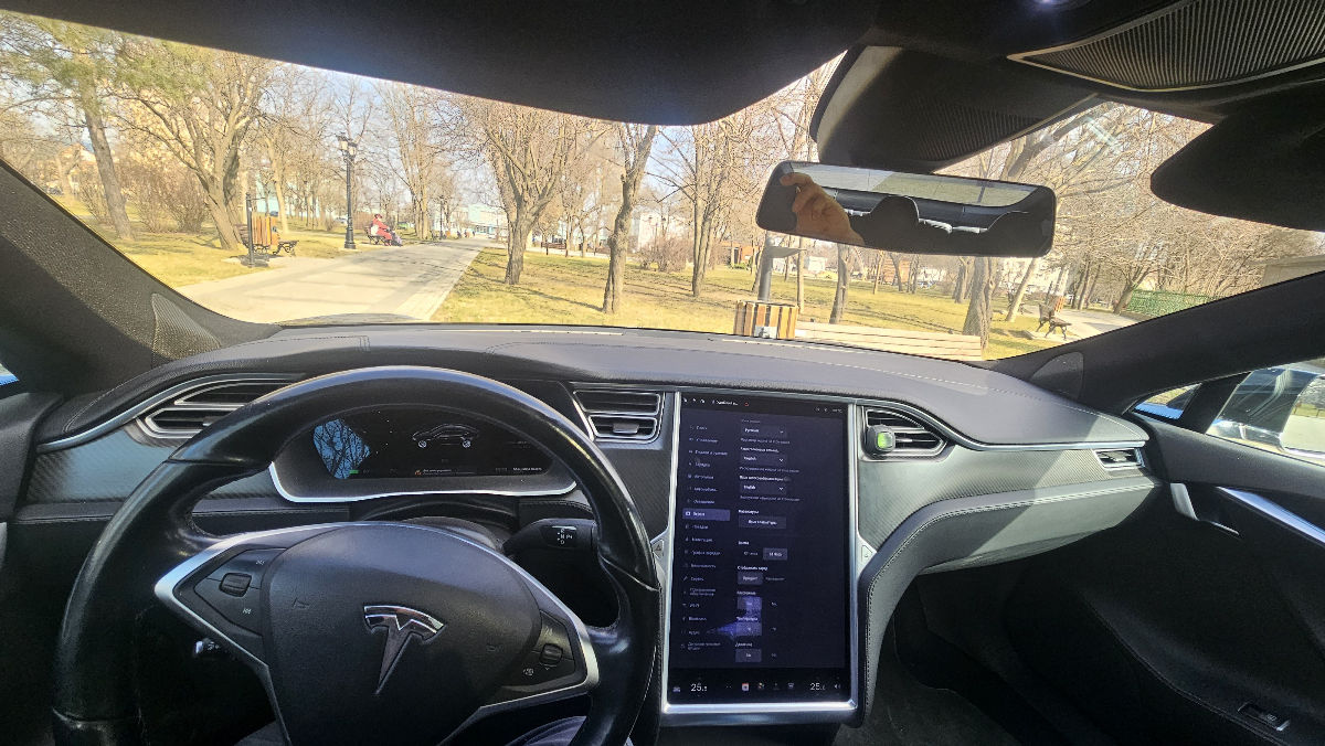 Tesla Model S 2014
