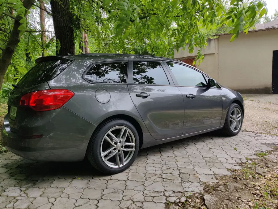 Opel Astra 2014
