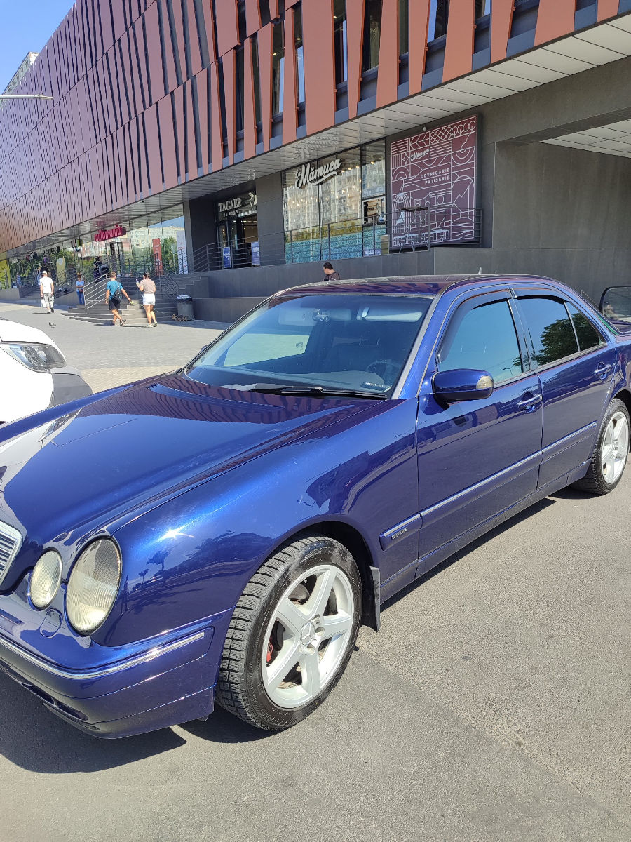Mercedes E-Class 2001