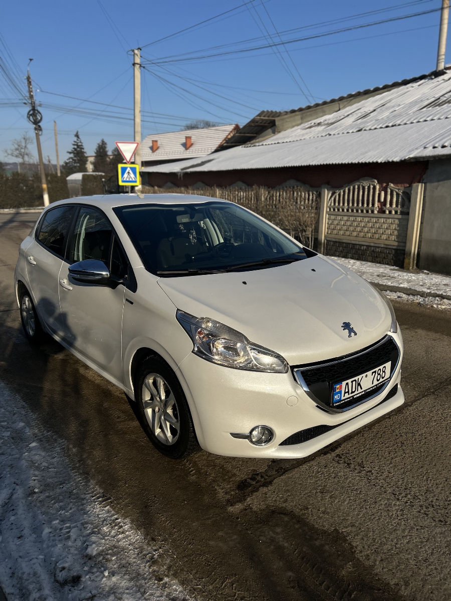 Peugeot 208 2015