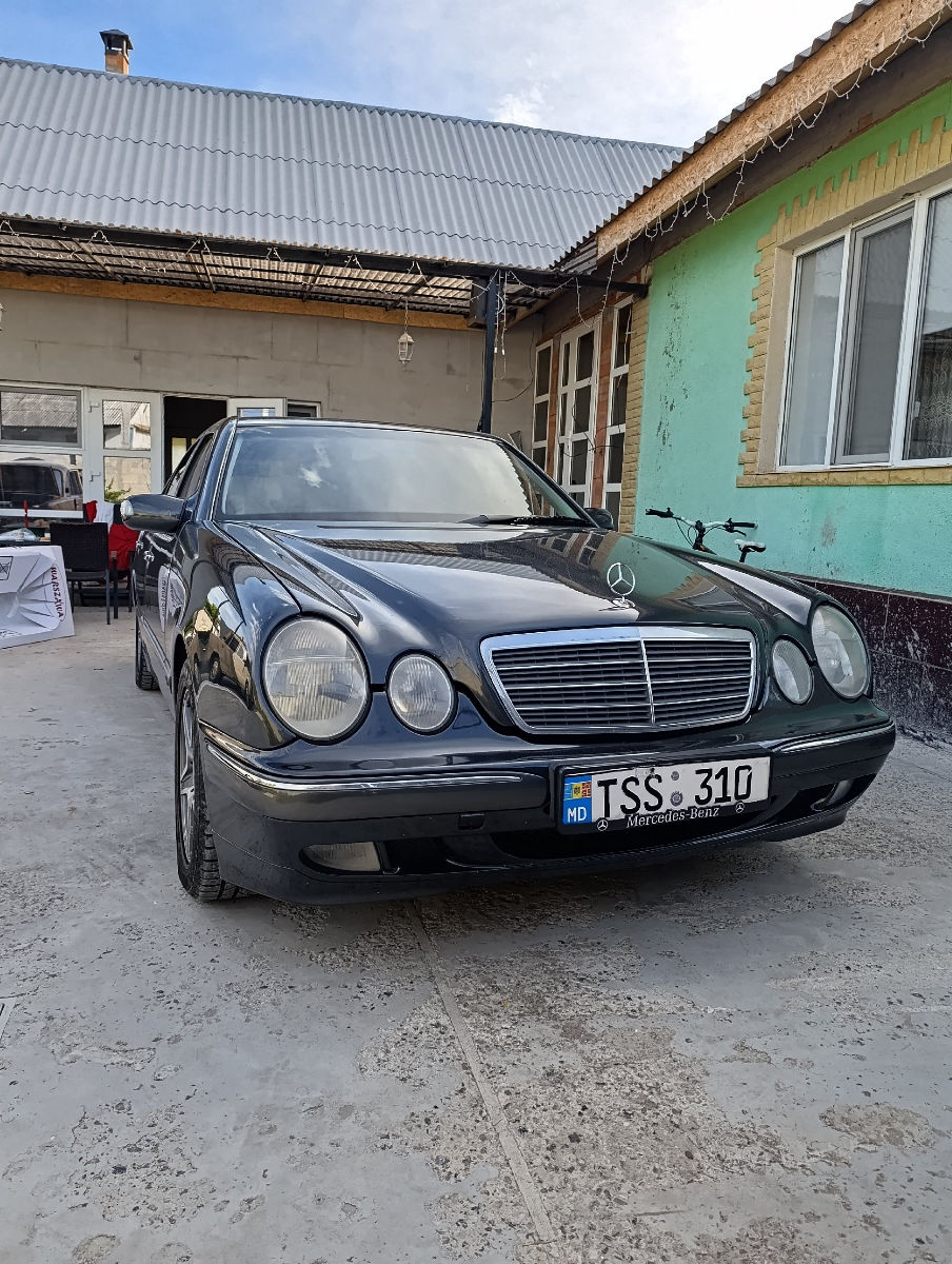 Mercedes W210 2001