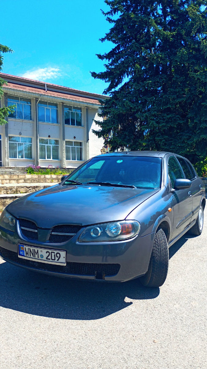 Nissan Almera 2002