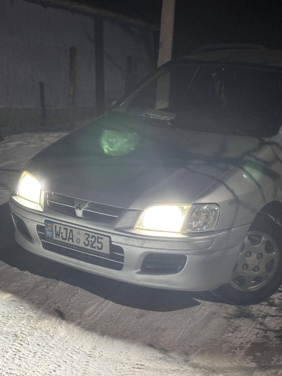Mitsubishi Space Star 2001