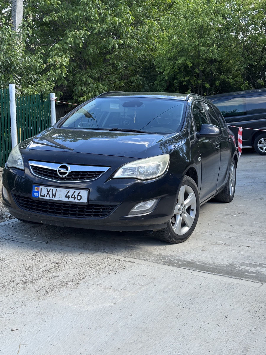 Opel Astra 2011