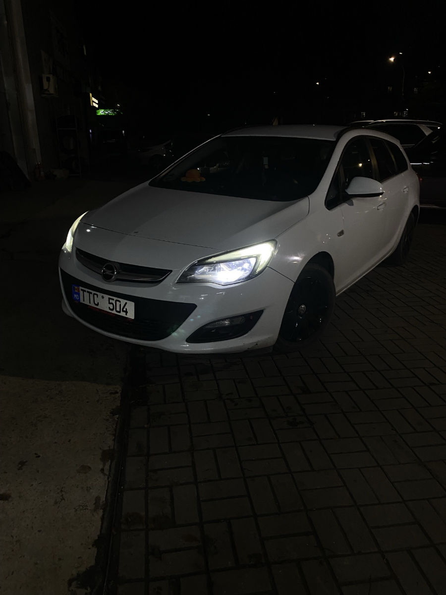 Opel Astra 2012