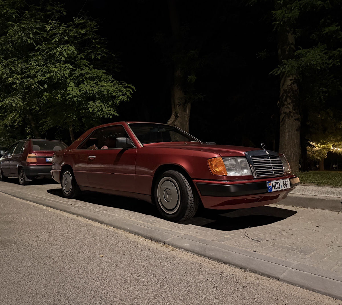 Mercedes E-Class 1989