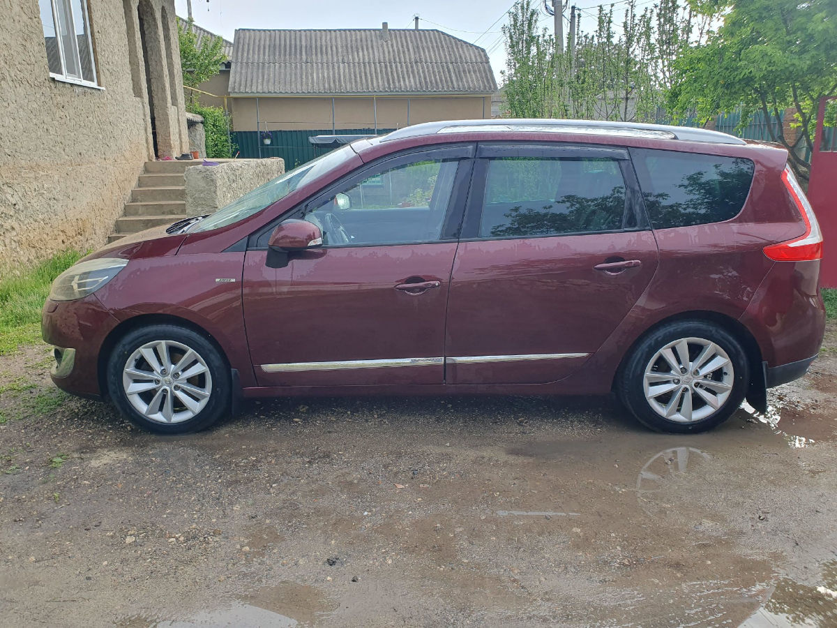 Renault Scenic 2013