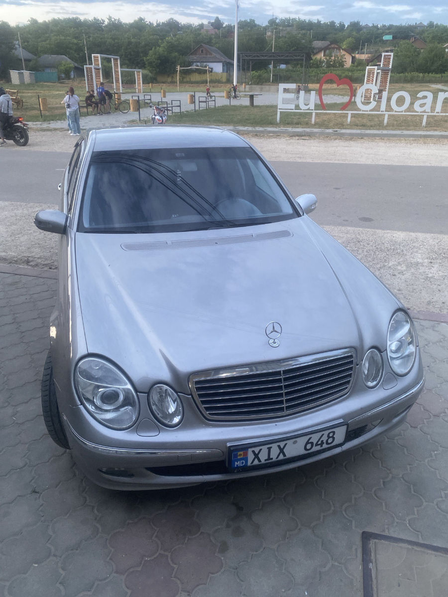 Mercedes E-Class 20003