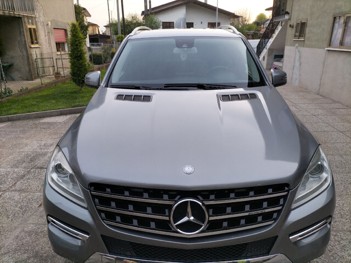 Mercedes M-Class 2011