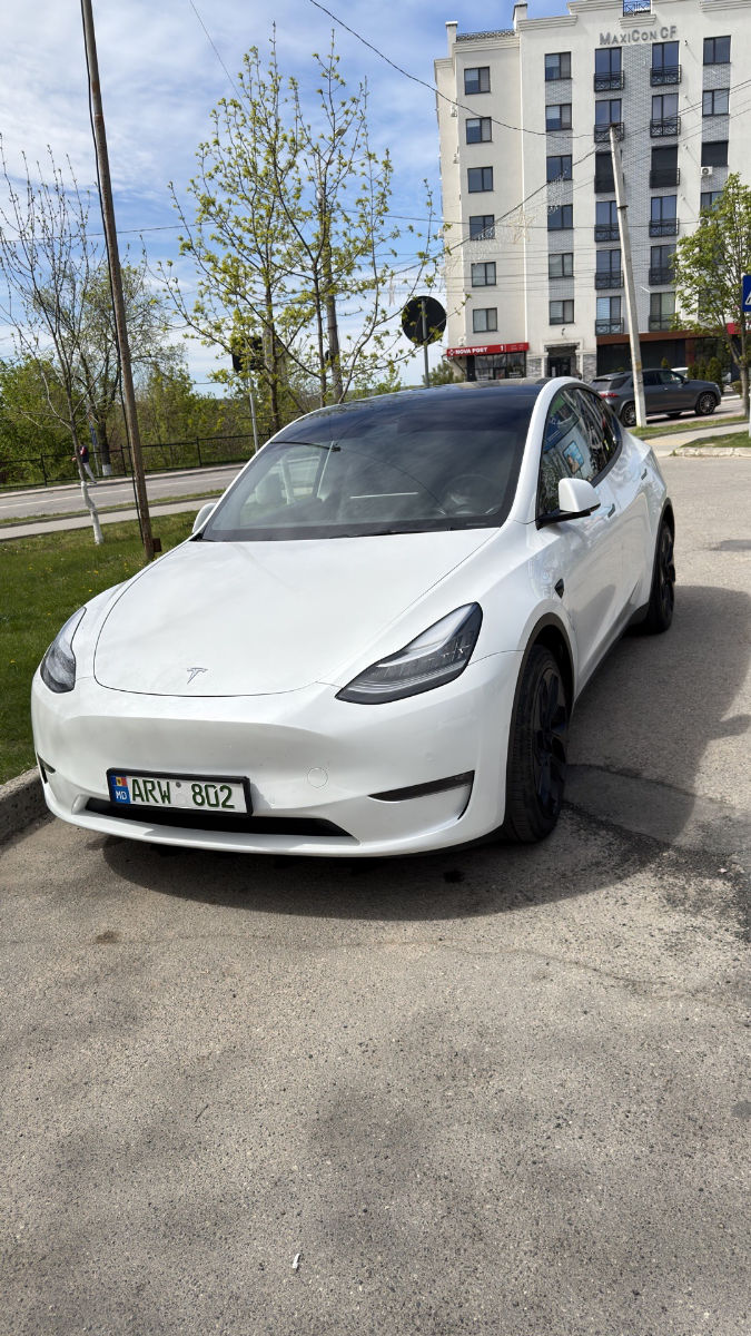 Tesla Model Y 2021