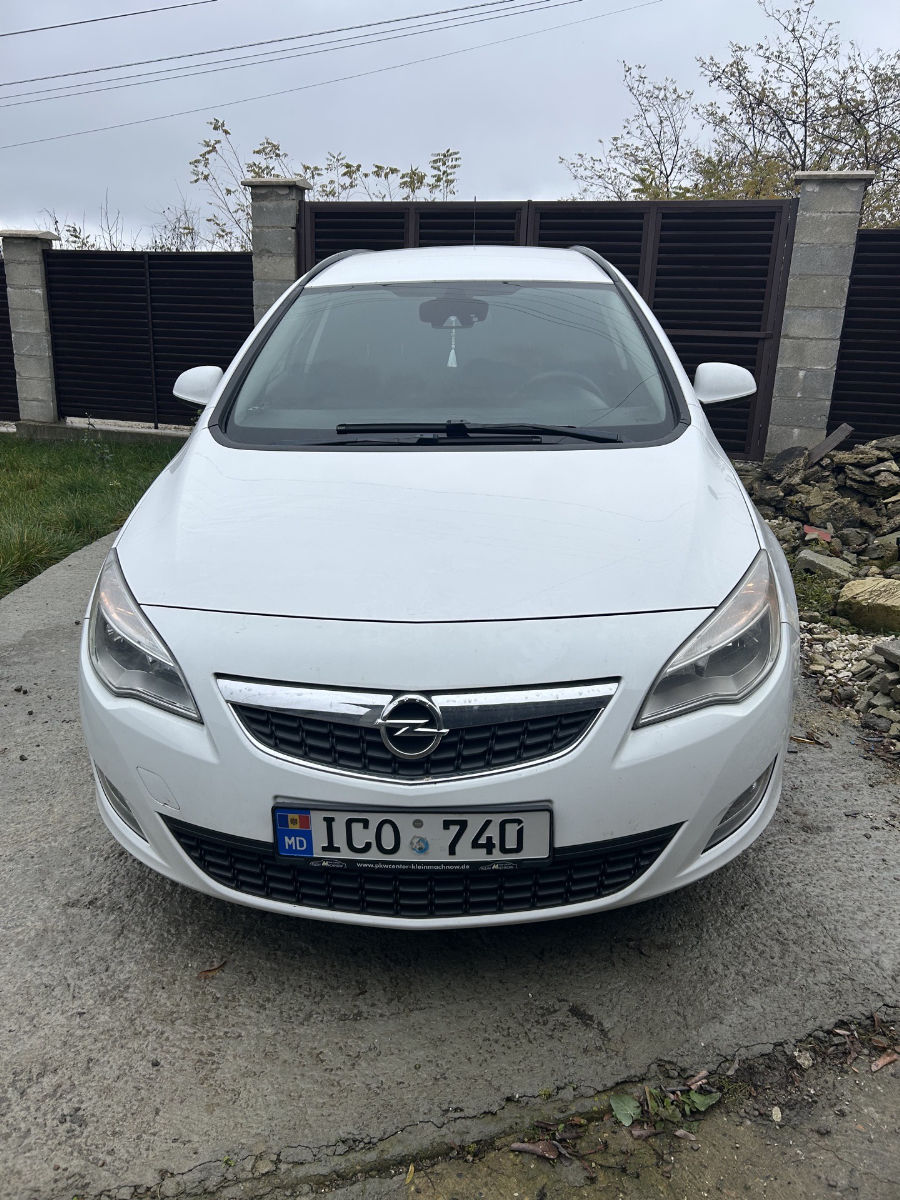 Opel Astra 2012
