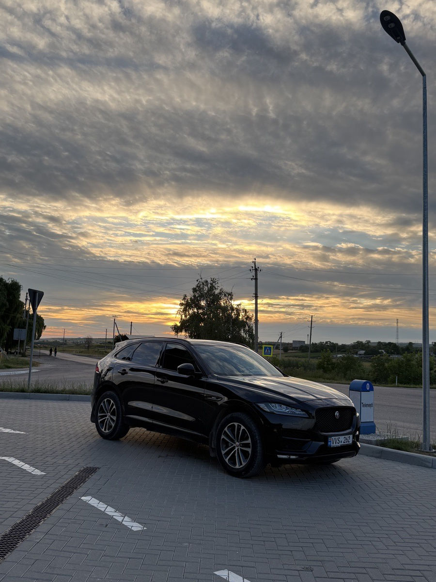 Jaguar F-PACE 2017