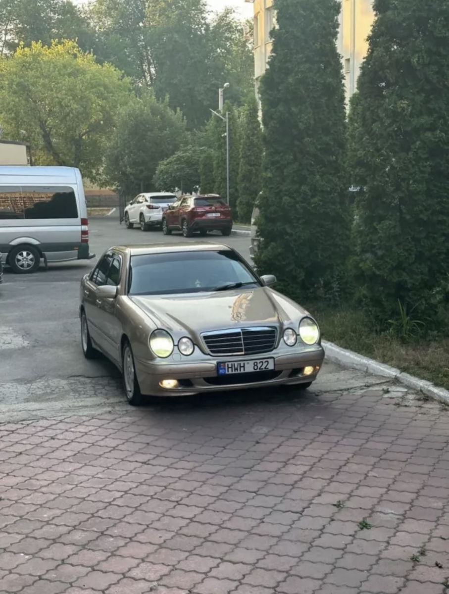 Mercedes E-Class 2001