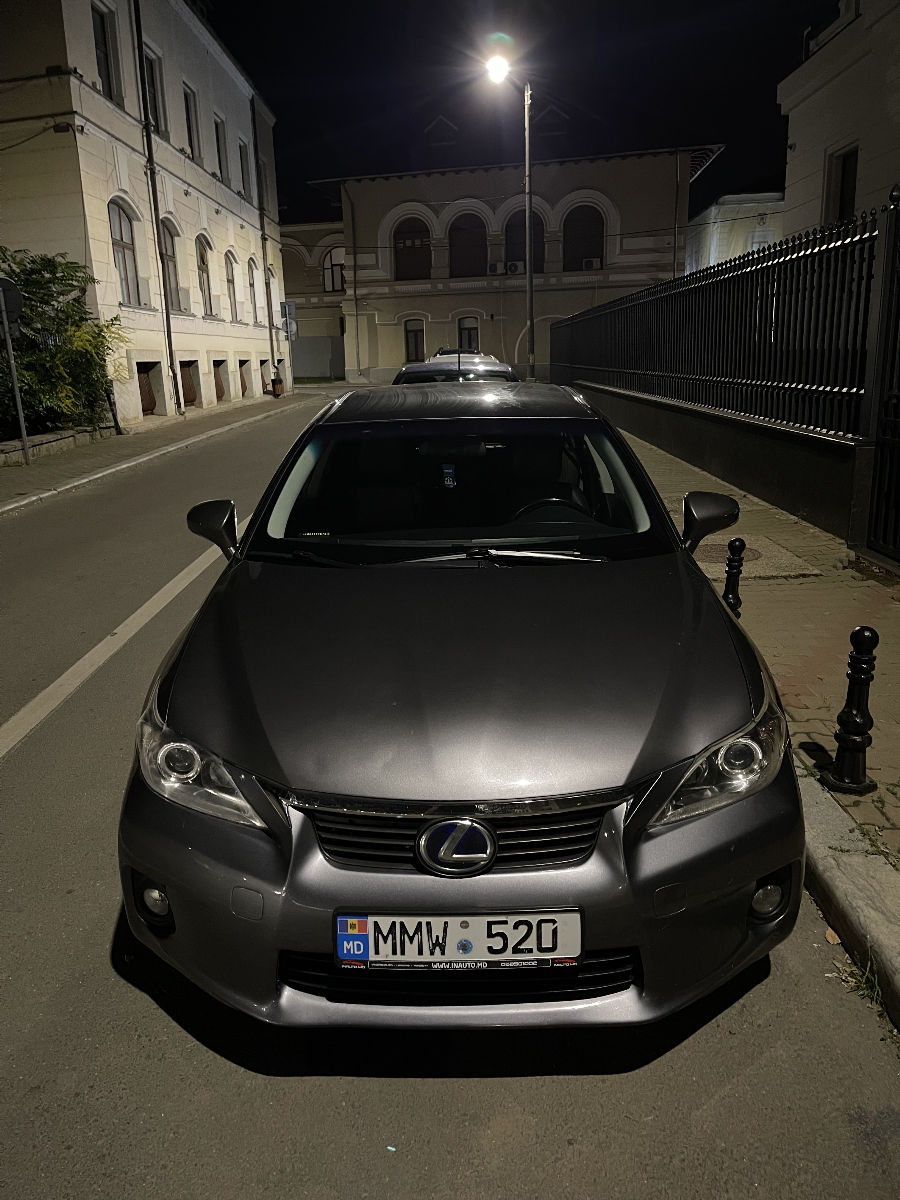Lexus CT200h