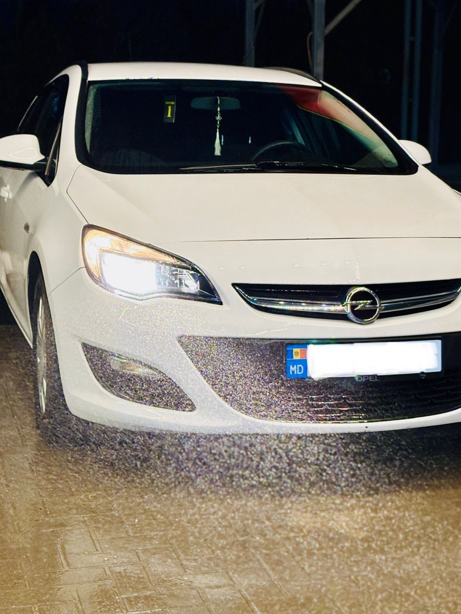 Opel Astra 2012