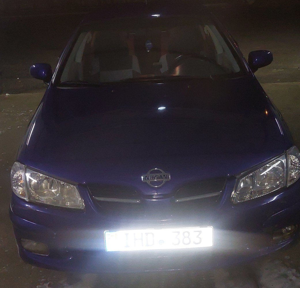 Nissan Almera 2001