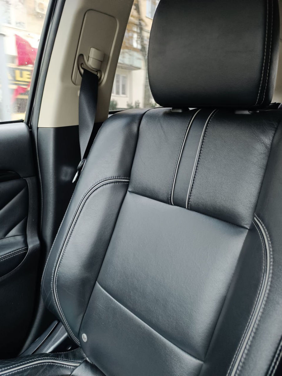 Mitsubishi Outlander PHEV 2015