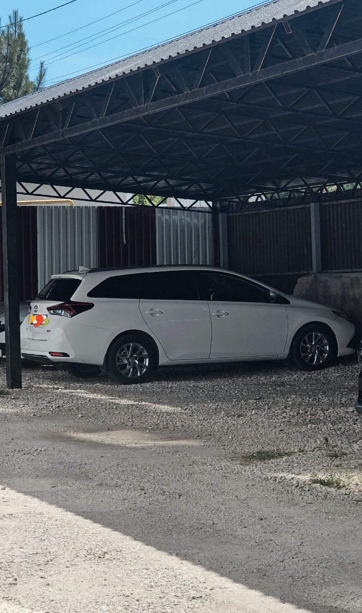 Toyota Auris 2015
