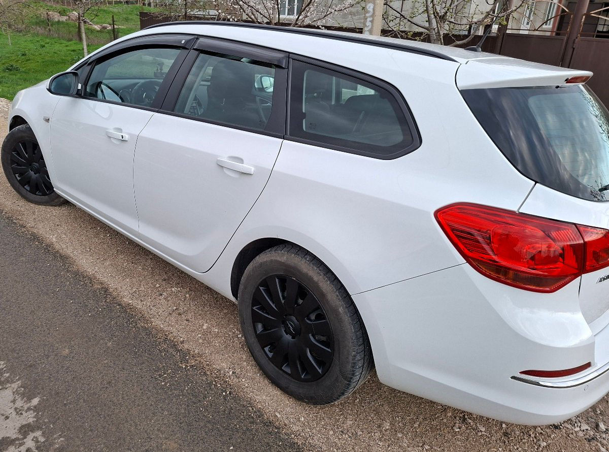 Opel Astra 2013