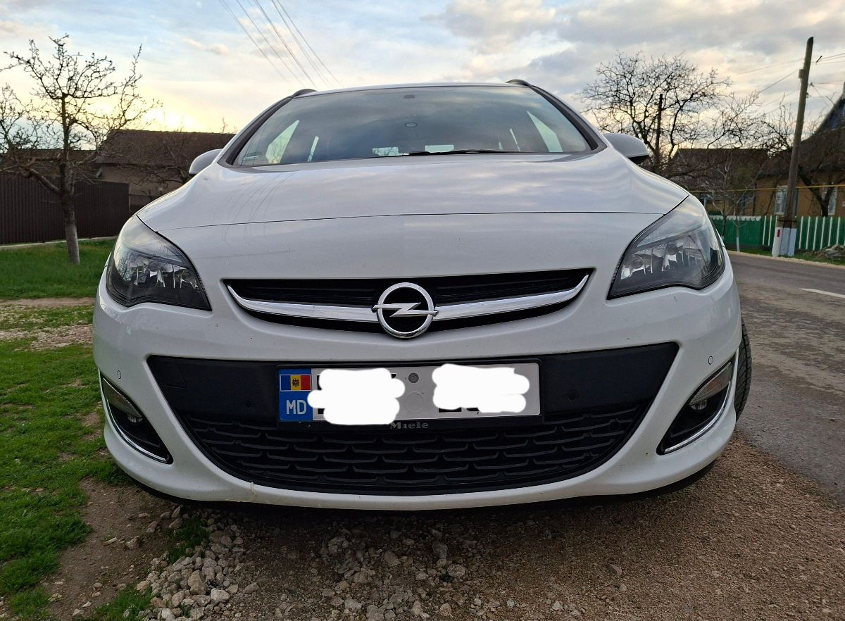 Opel Astra 2013