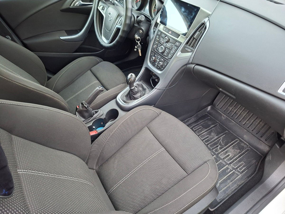 Opel Astra 2013