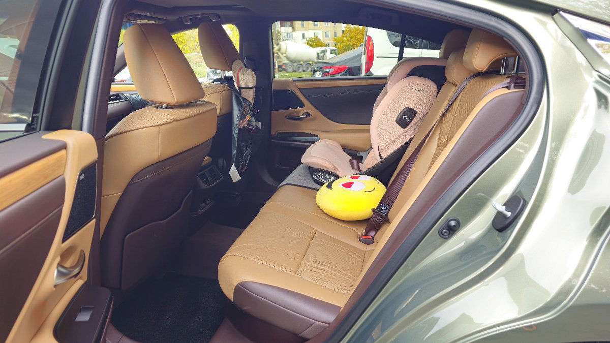 Lexus ES 2020