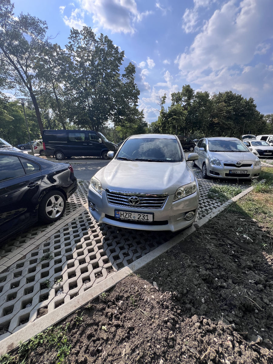 Toyota RAV4 2011