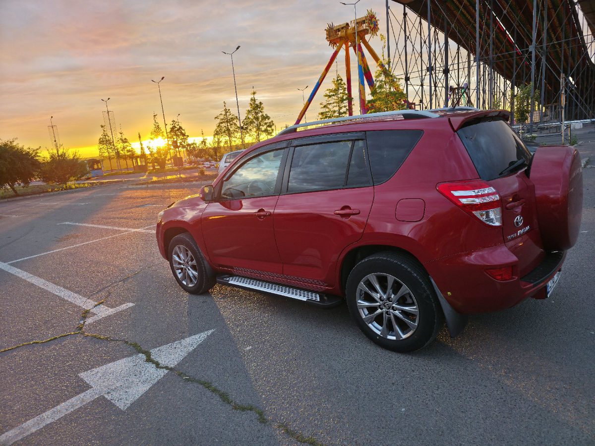 Toyota RAV4 2011