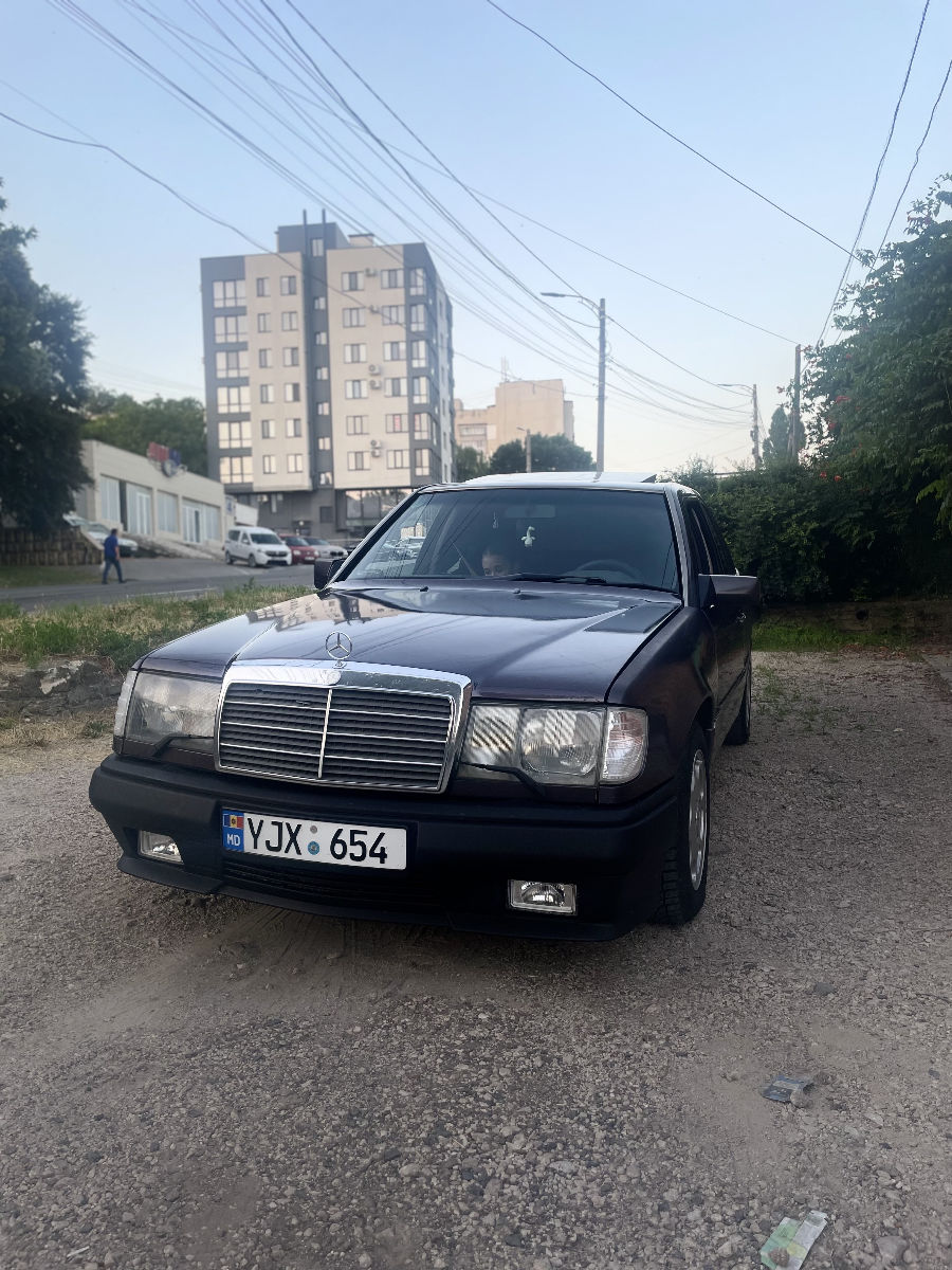 Mercedes W124 1987