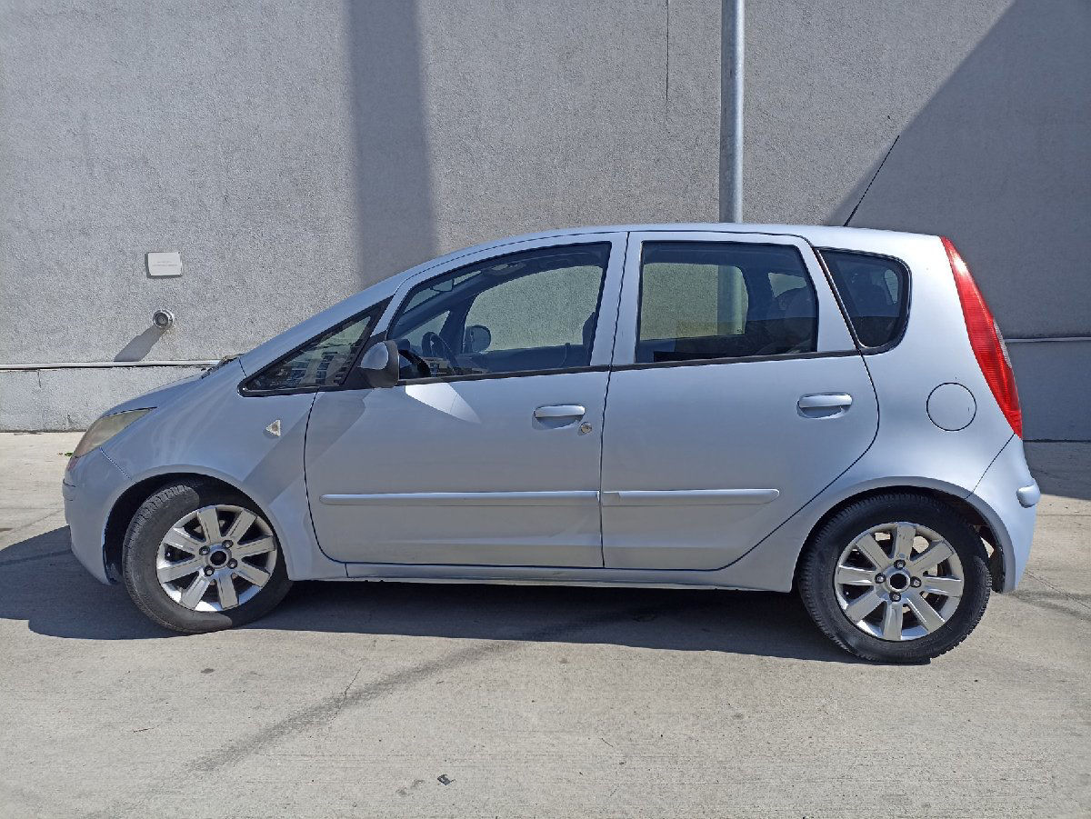 Mitsubishi Colt 1500 2004