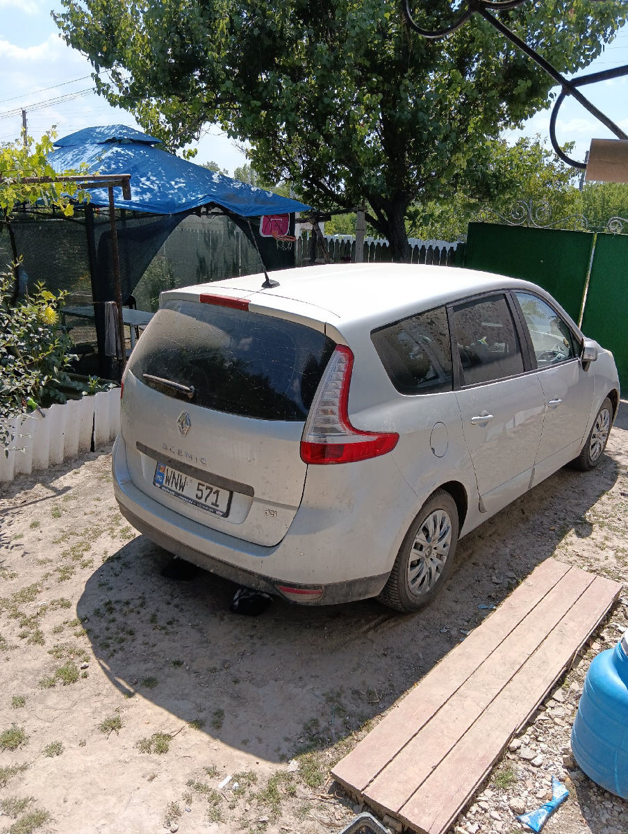 Renault Scenic E-Tech 2013