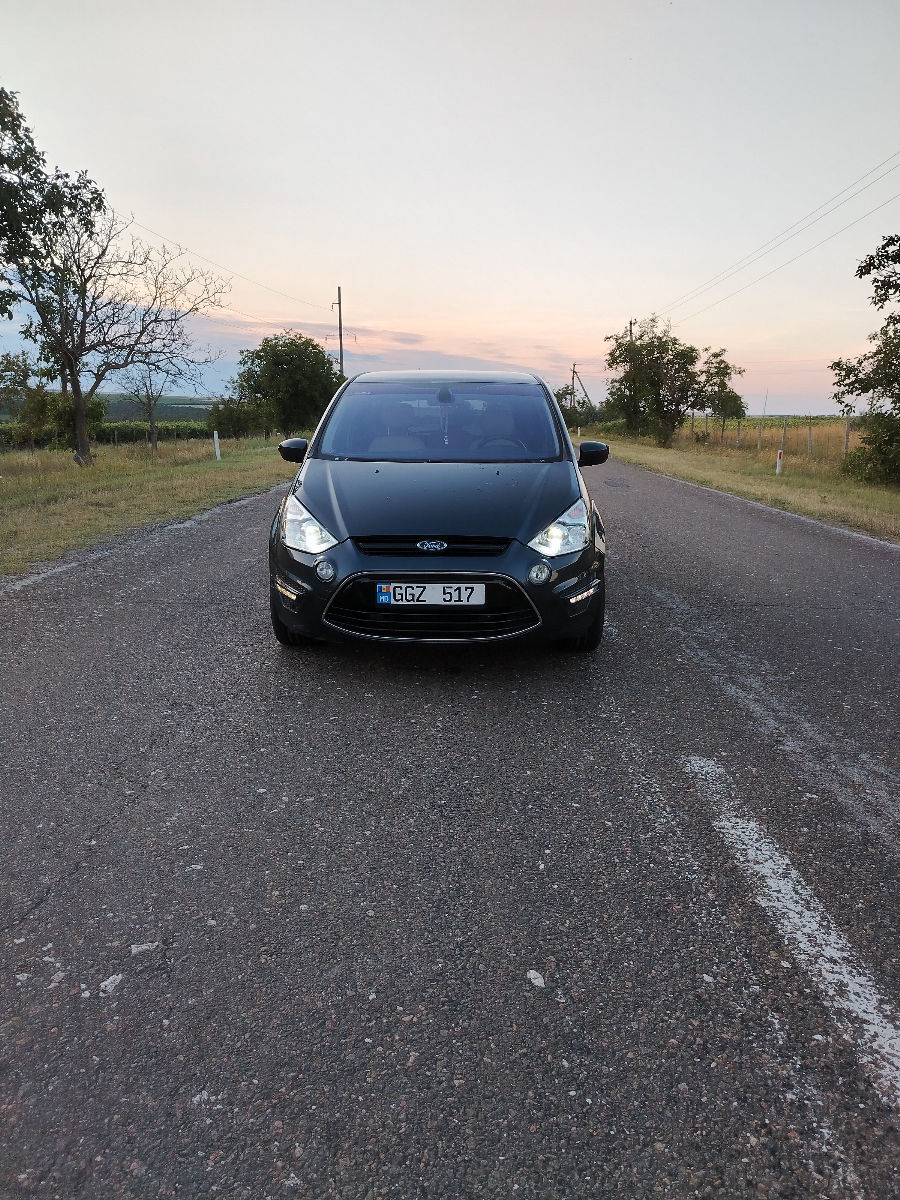 Ford S-Max 2012