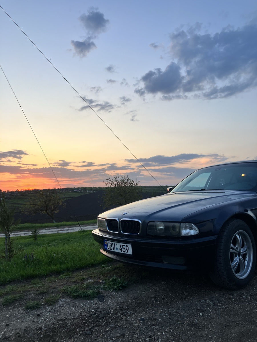 BMW  728i e38 1998