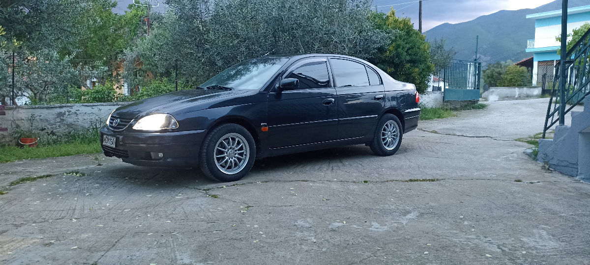 Toyota Avensis 2003