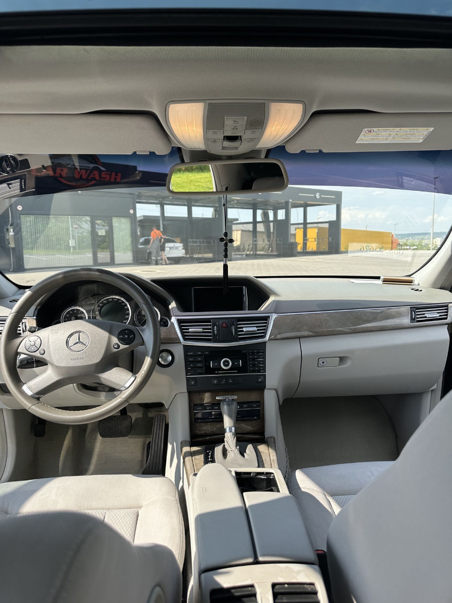 Mercedes E-Class 2011