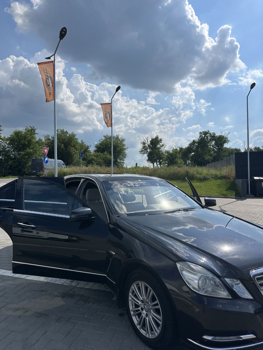Mercedes E-Class 2011