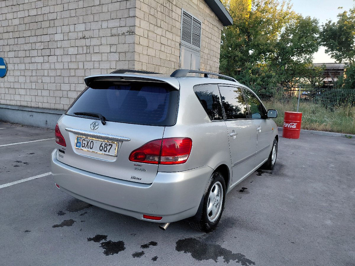 Toyota Avensis Verso 2001