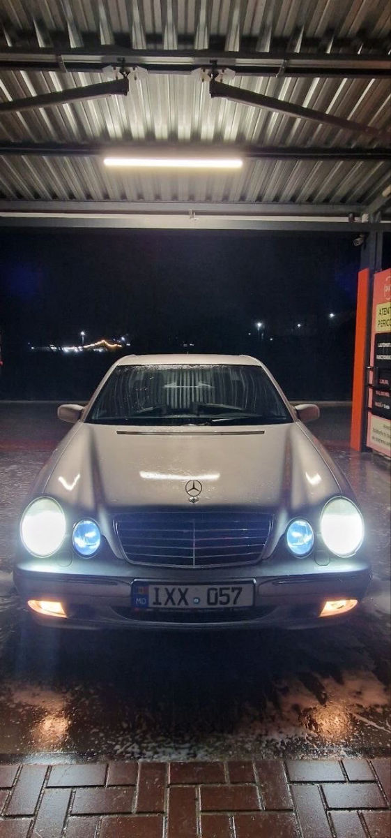Mercedes E-Class 2000