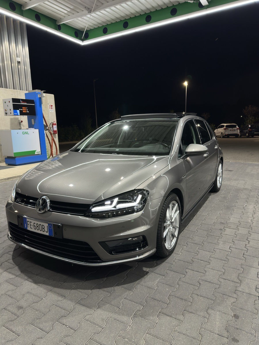 Volkswagen Golf GTI